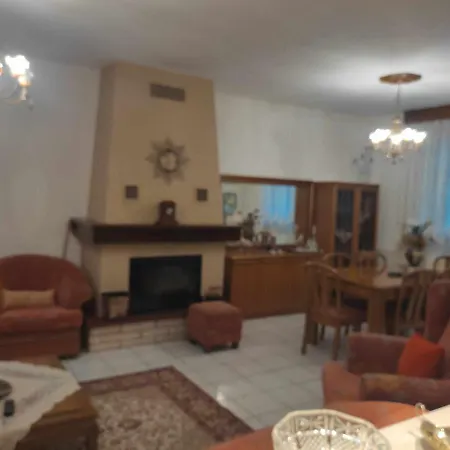 شقة Elaiones House