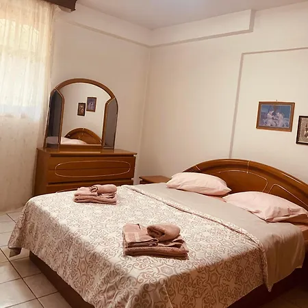 شقة Elaiones House