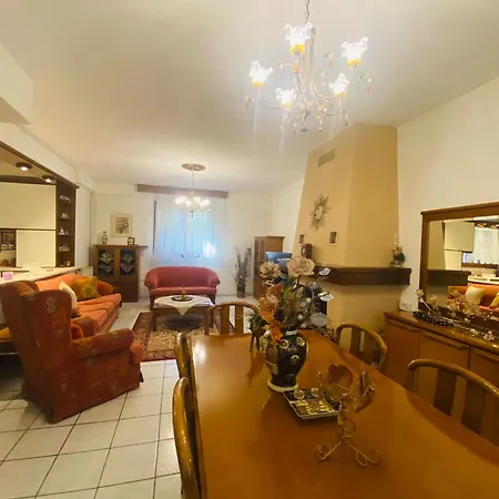 Elaiones House *
