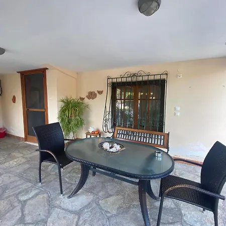 Elaiones House Apartmán